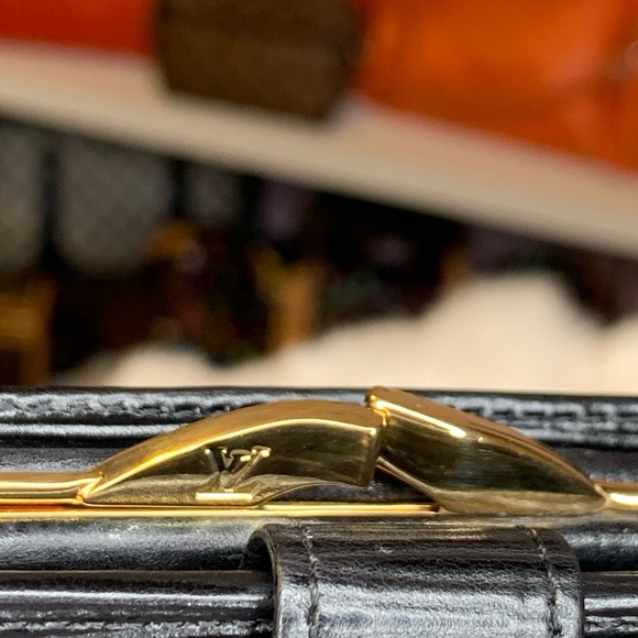 ⛔️SOLD⛔️Louis Vuitton EPI Porte-Monnaie Wallet - Picture 5 of 10